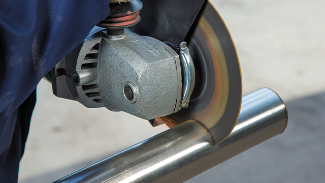 Preview image - Cutting stainless steel with an angle grinder
