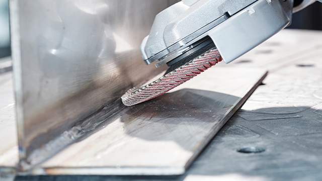 Preview Image - Grinding a fillet weld quickly and cleanly